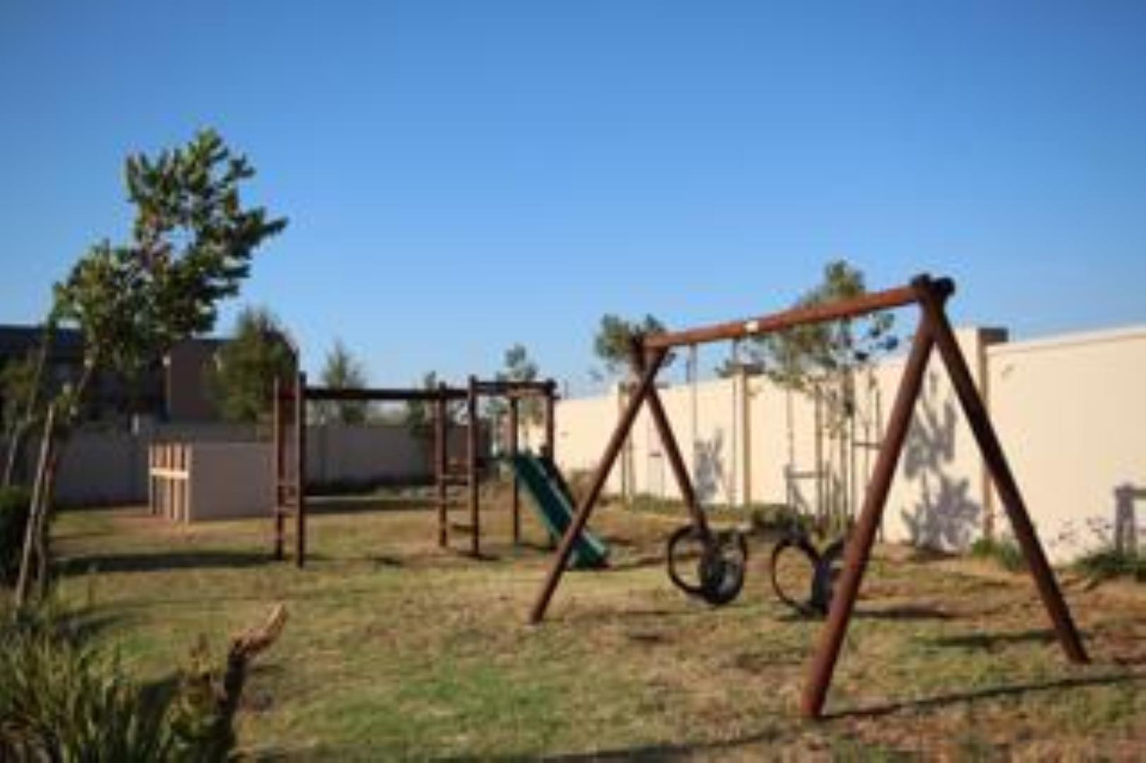 752724_trinty_play.jpg
