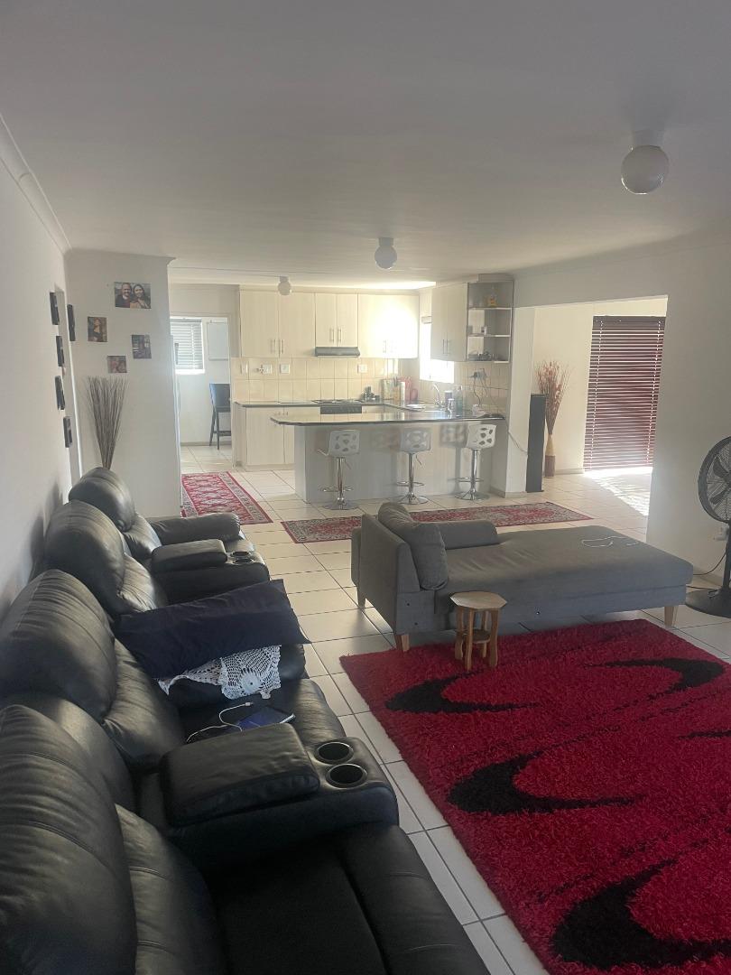 715496_IMG_7225.jpg