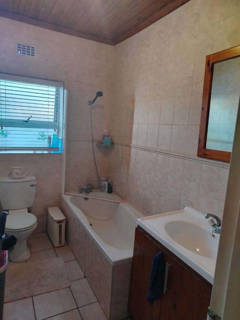 754749_Family_Bathroom.jpeg