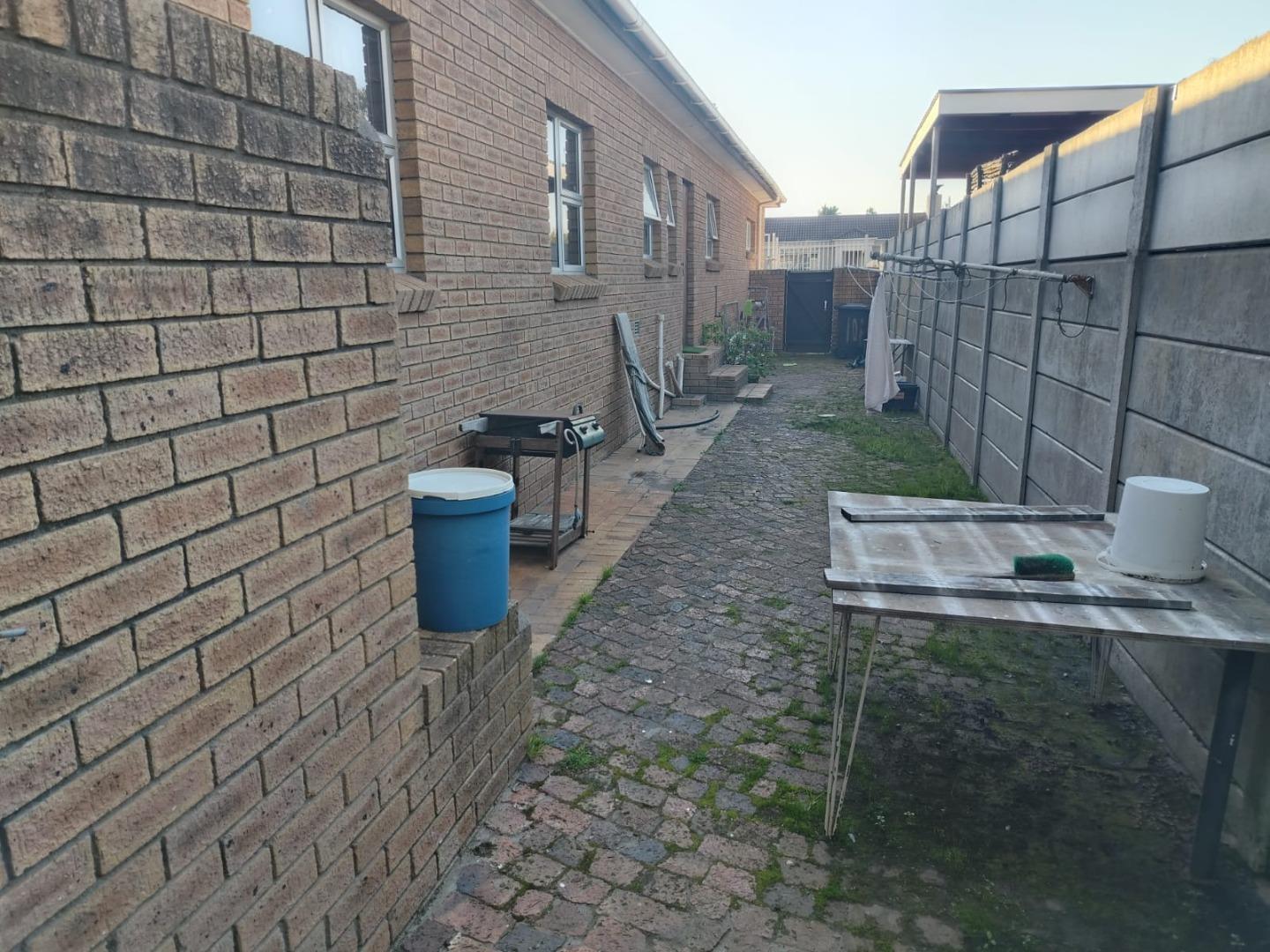 754749_Side_of_House.jpeg